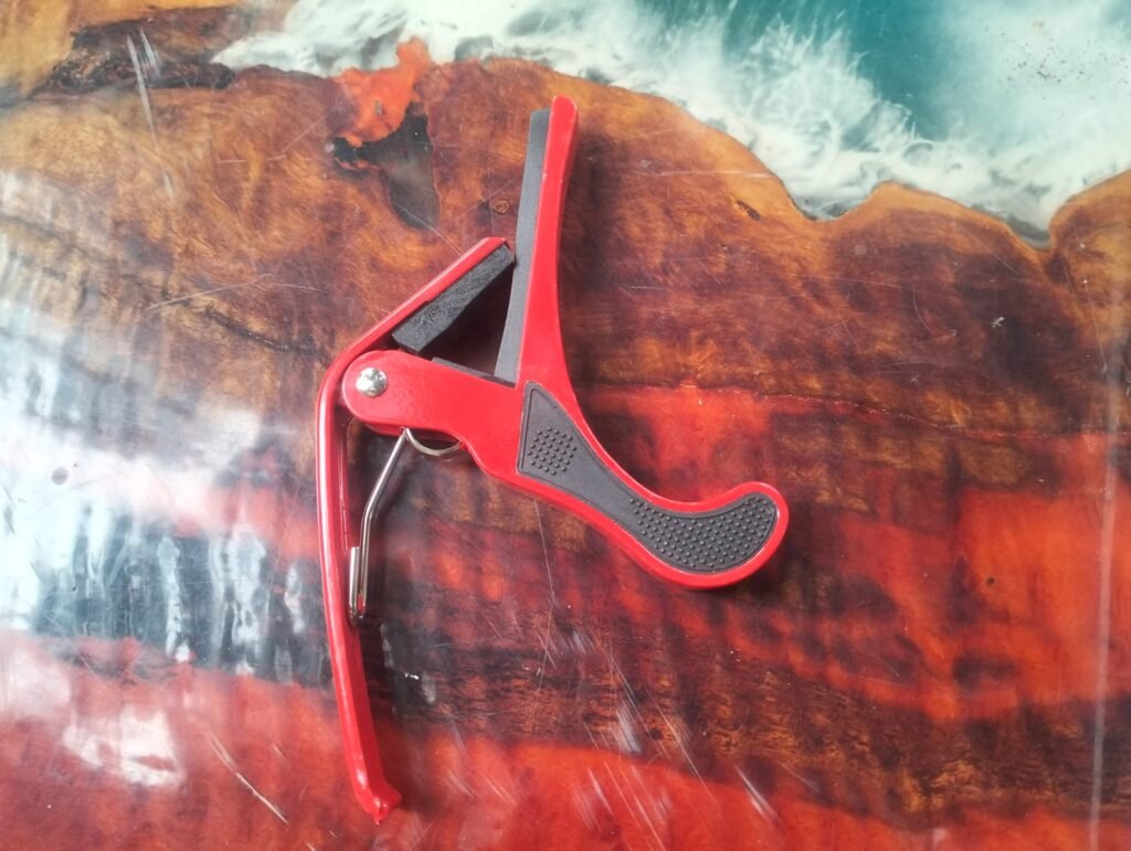 Foto Capo Gitar Milik Escapia Mount Recording