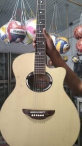 Lakukan Struming Gitar untuk Mengetahui Kualitas Gitar