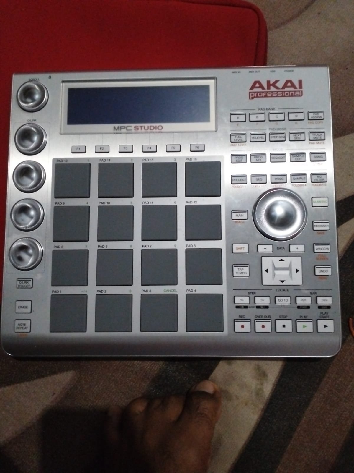 Review AKAI MPC Studio Silver untuk Produksi Lagu