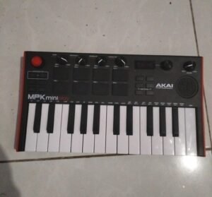 AKAI MPK MINI PLAY