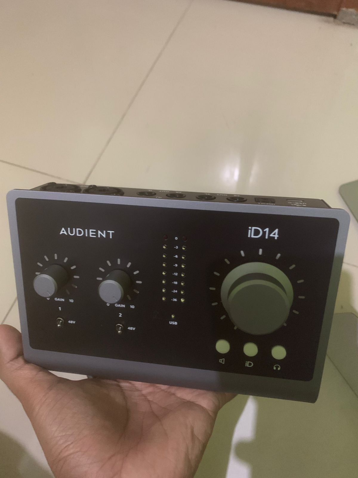 Uji Coba Menggunakan Audient ID14 MK II untuk Mixing Mastering Lagu