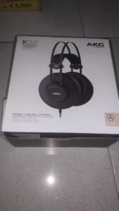 Dusbook AKG K52