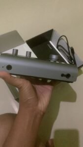 Port Guitar dan Headphone Audient ID 14